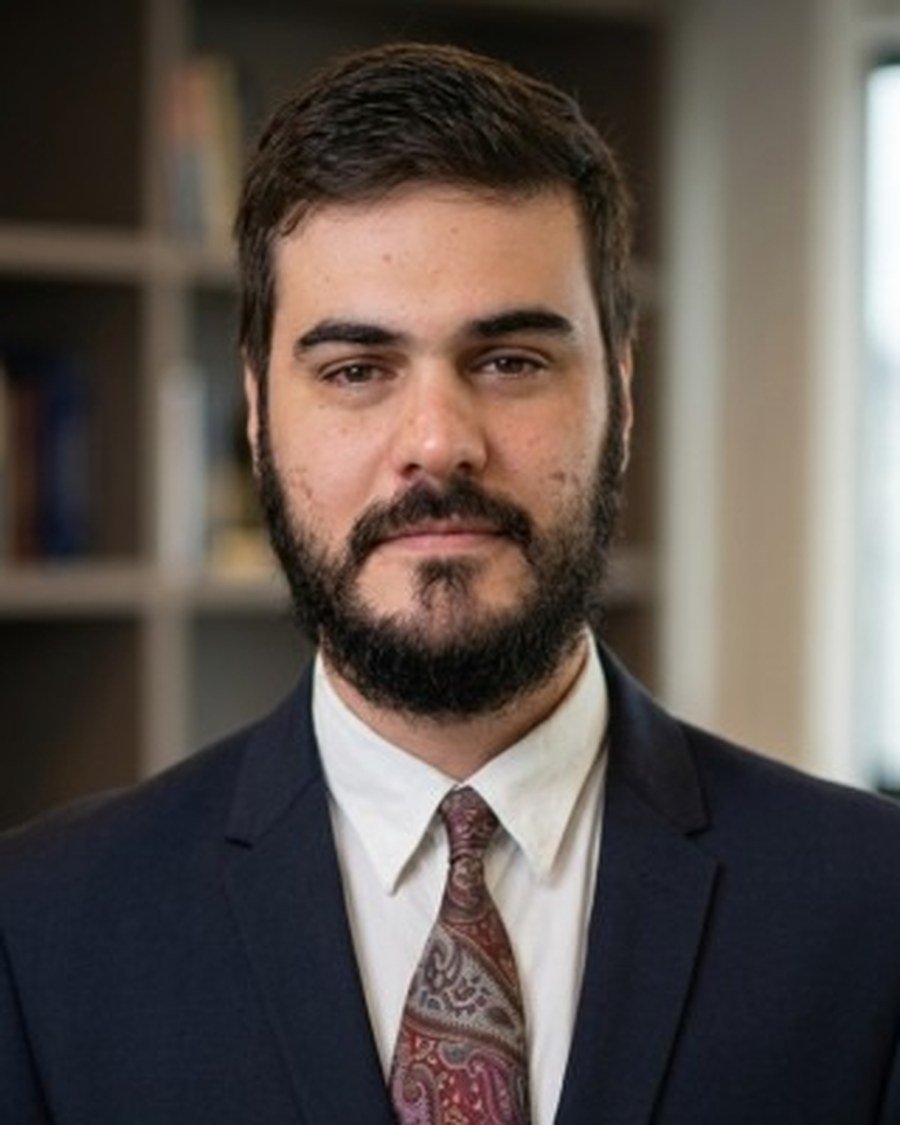 Abogado del estudio Mc Cann Cardozo especializado en reclamos contra aseguradoras